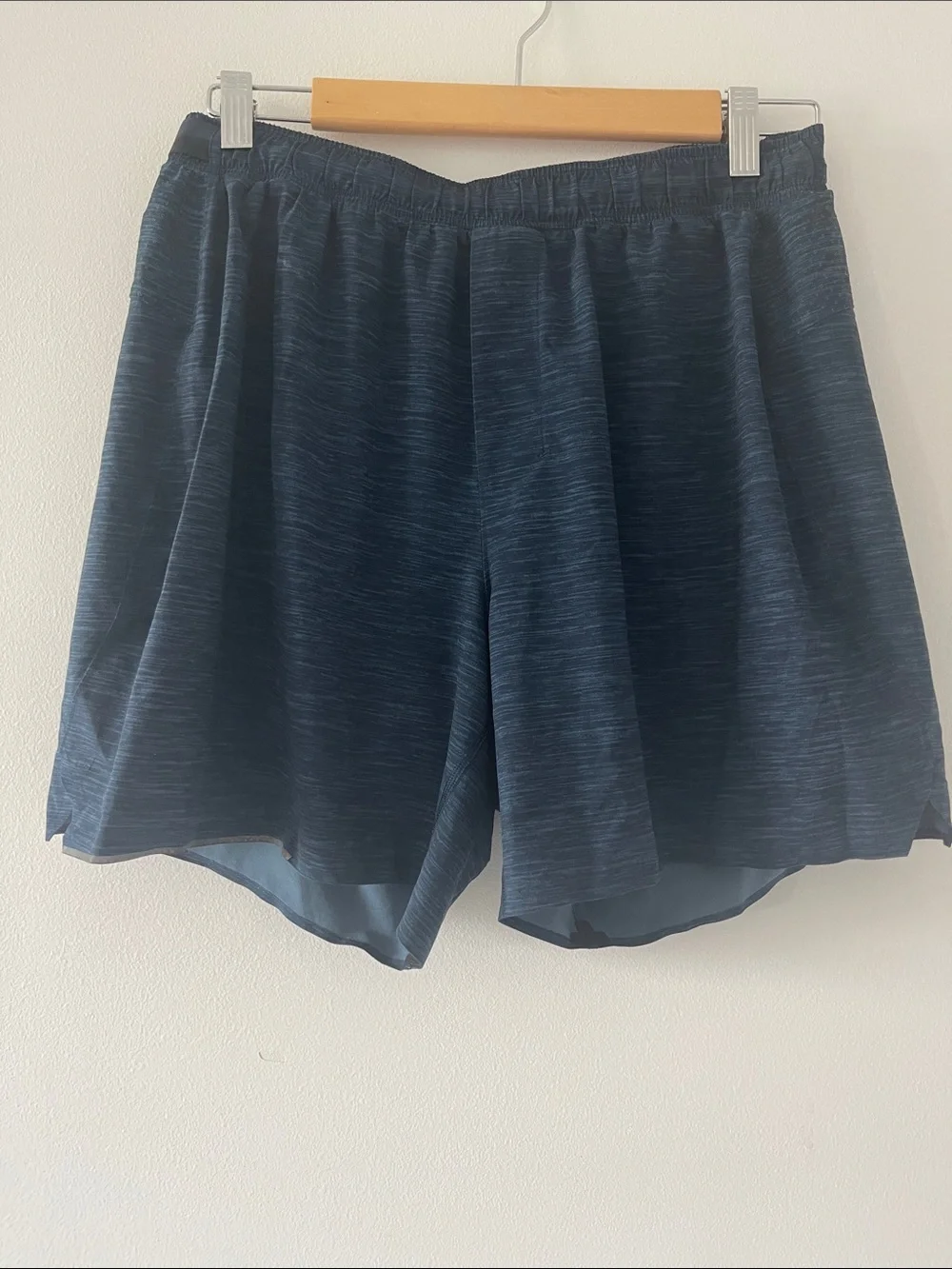 Men’s Navy Lululemon Athletic Shorts with Elastic Waist